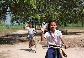 「子どもたちとコミュニティを変えていこう！」～駐在員によるカンボジア・子ども支援プロジェクト報告会